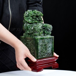 Tác phẩm Rồng phong thủy thạch anh vàng 2,5kg (nguyên đá)- TUONG1117